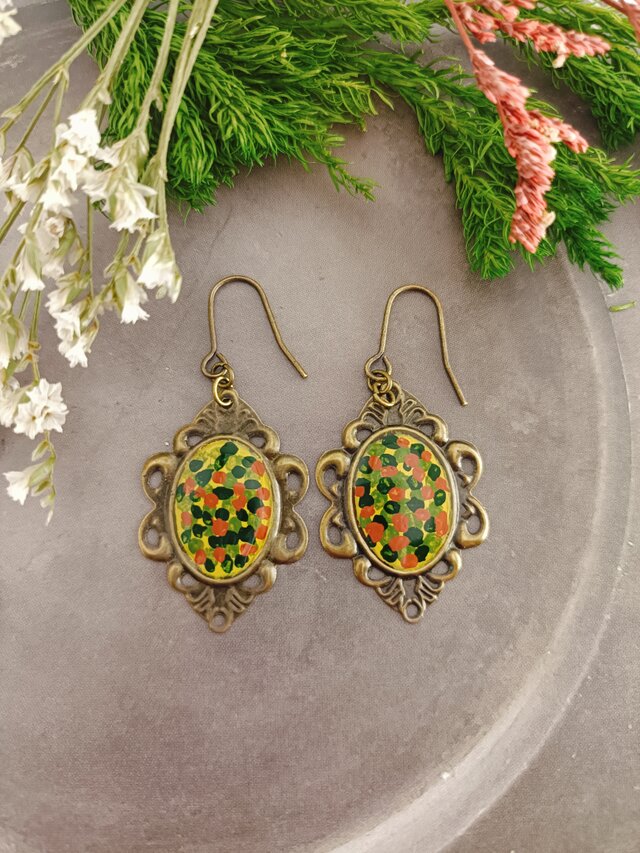 全て手描きのピアス _他にない唯一無二のアクセサリー　(01106)