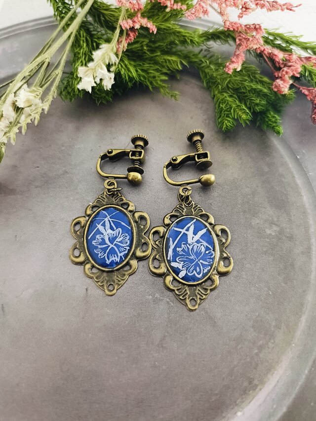 全て手描きのイヤリング _他にない唯一無二のアクセサリー　(01117)