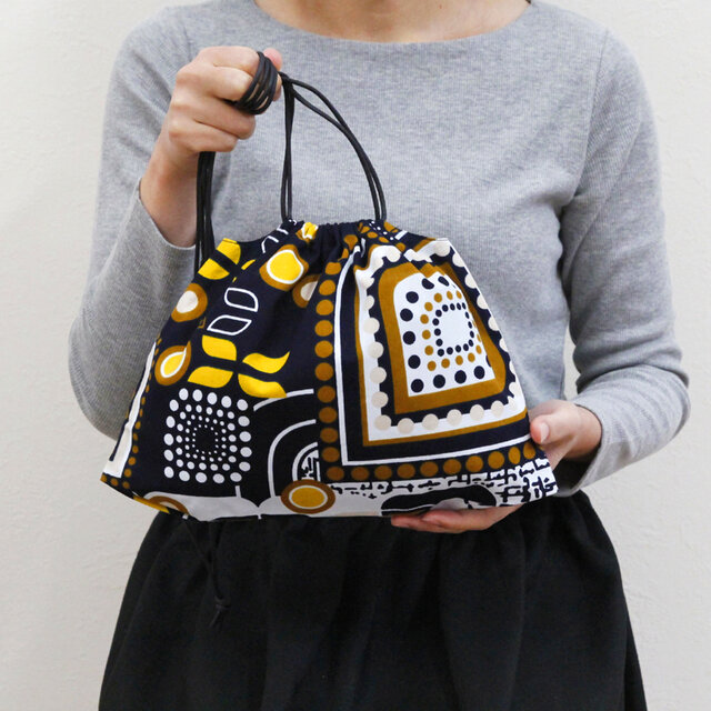 アフリカ布の巾着ショルダー（アフリカンプリント）斜めがけ たすき掛け インナーバッグ