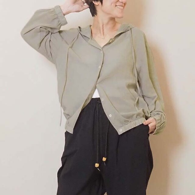 新作❤︎春限定2025ほどよいシアー感綿麻フーディージャケットブラウス（グリーンベージュ）25010GBF