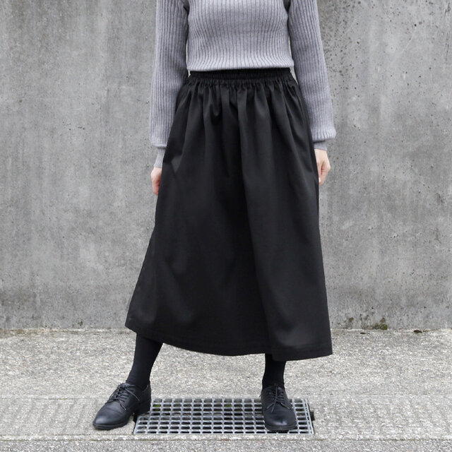 シンプルで丈夫、カジュアルでもきれいめでも。上品で万能 チノクロス ギャザースカート（ ブラック ）黒 ロングシーズン