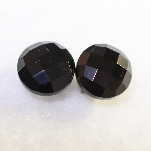 ブラックオニキス・カボションカットのスタッドピアス（10mm・チタンポスト）のコピー