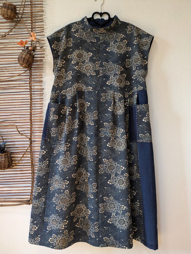 古布リメイク　型染のフレンチスリーブワンピース　　刺し子　ゆったりサイズ　着物リメイク