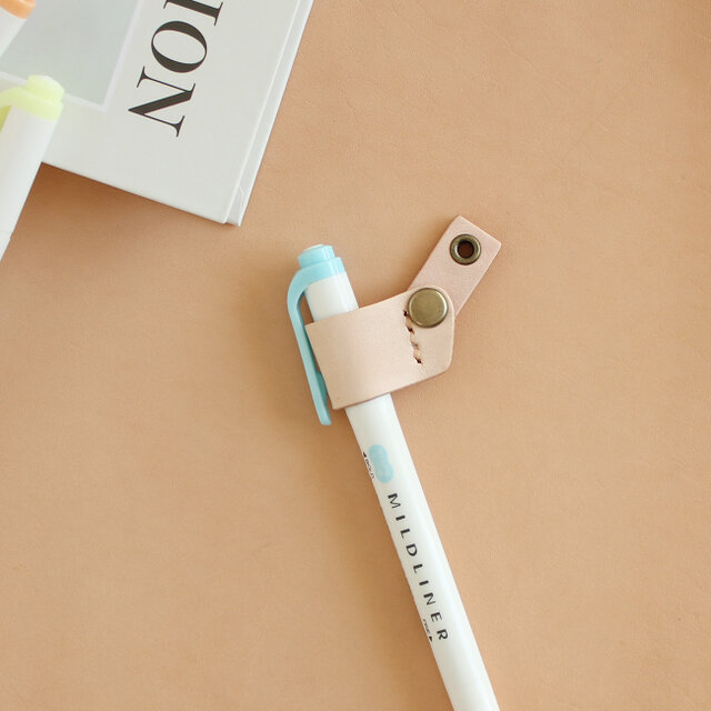 ペンホルダー単品 1本差し込み ボタン式 LF-100 ヌメ革 ※ネックストラップは別売り 直径16～24mm迄対応