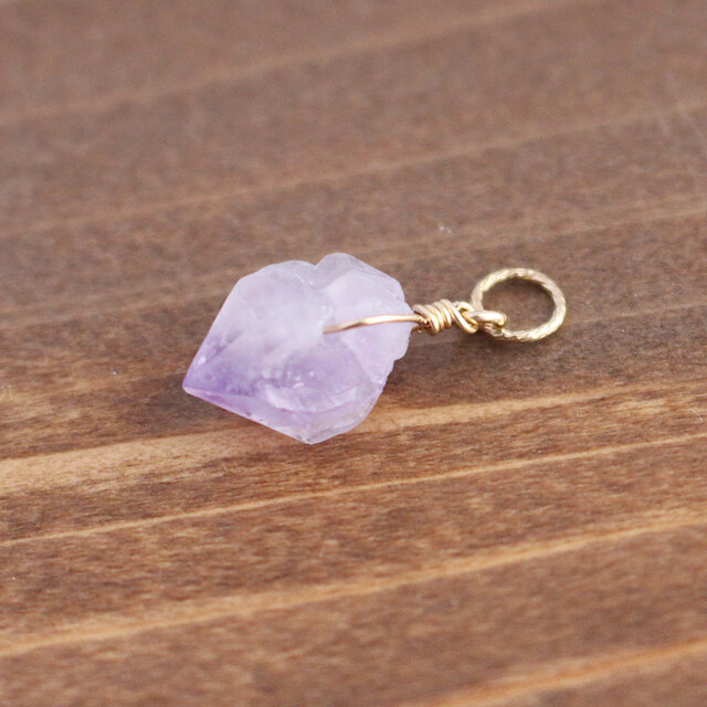 ✨2月誕生石✨ アメジスト＜原石＞のチャーム（K14GF）