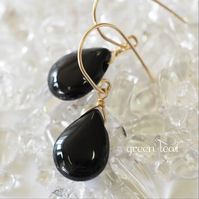 14kgf＊ペアシェイプ＊オニキスのシンプルなピアス