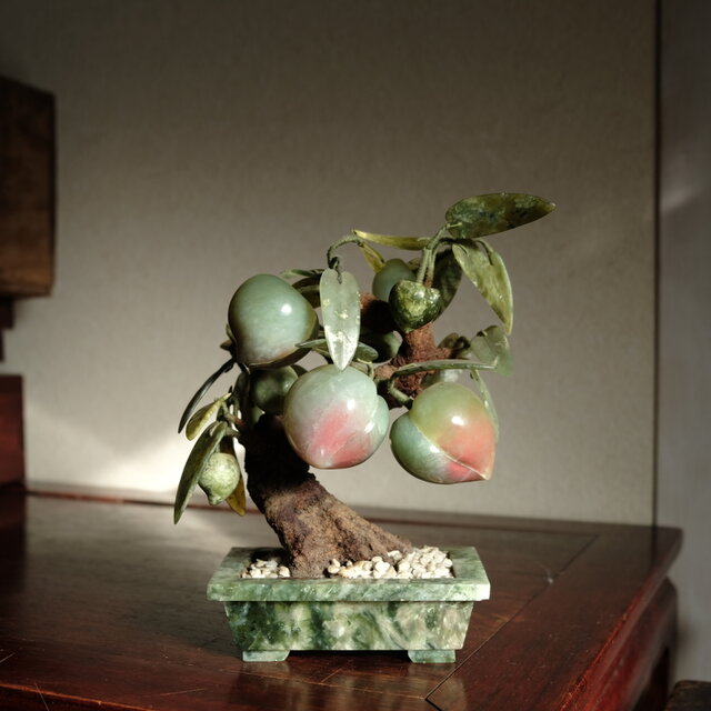 盆栽　翡翠の桃 Amazon｜のどの盆栽 翡翠彫刻桃の木大翡翠桃の木盆栽リビング