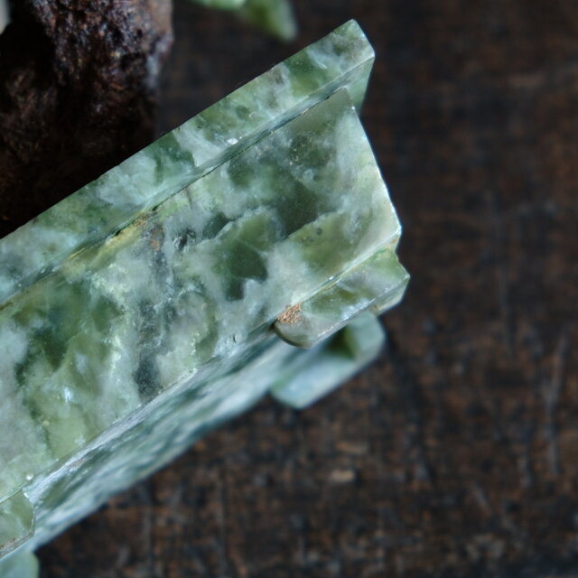 チャイナレトロな雰囲気◇中国産 翡翠 桃の盆栽 インテリアオブジェ