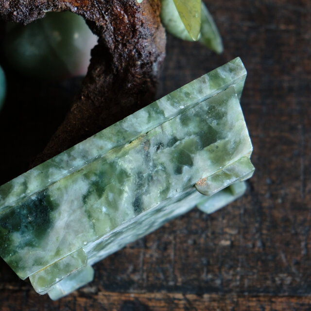 チャイナレトロな雰囲気◇中国産 翡翠 桃の盆栽 インテリアオブジェ