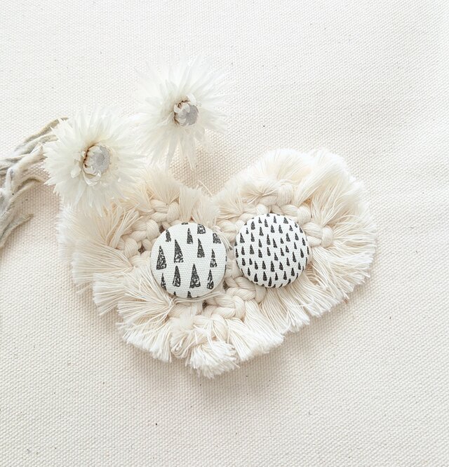 ★くるみボタンブローチ★