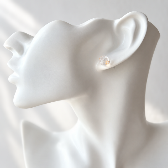 8mm 光の結晶 クォーツ/白水晶 天然石ピアス - ブリリアント M | iichi