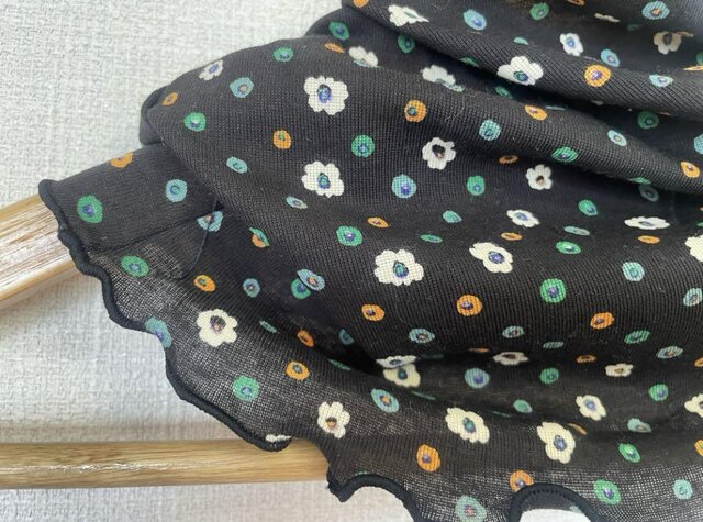 OGF綿100%ブラックオレンジ&グリーン花柄ドット柄手作りネック