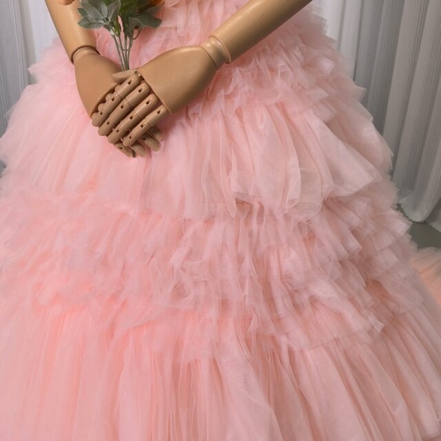 今だけ値下げ‼︎ベアトップチュールウェディングドレス結婚式前撮り　ピンク　フリル 人気上昇！カラードレス 薄ピンク ベアトップ フリルドレス