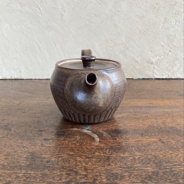 萩焼 鉄釉急須 | iichi 日々の暮らしを心地よくするハンドメイドや