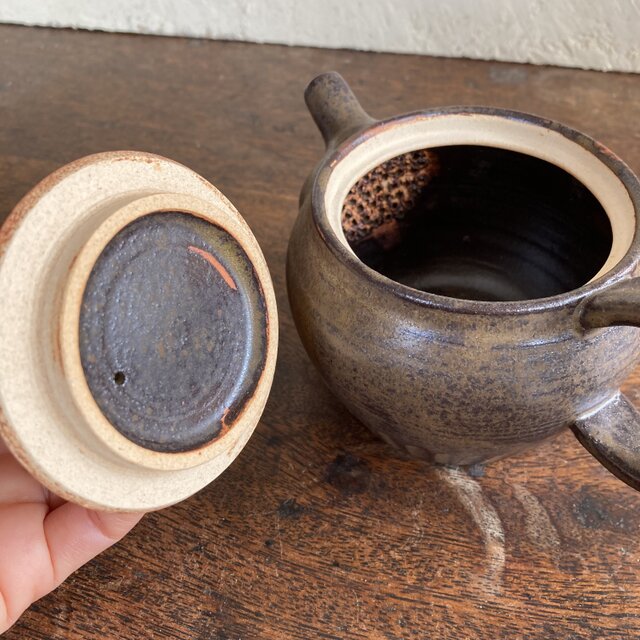 萩焼 鉄釉急須 | iichi 日々の暮らしを心地よくするハンドメイド