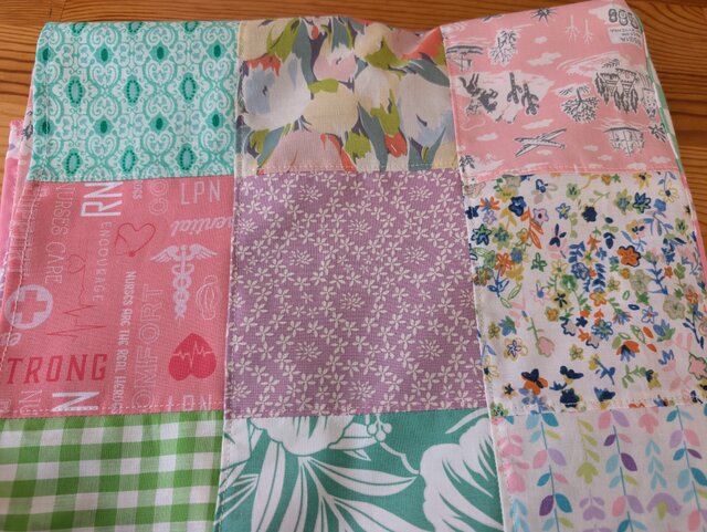 ❤️ピンクとライトグリーン❤️カラフルポップな❤️ランダムパッチ