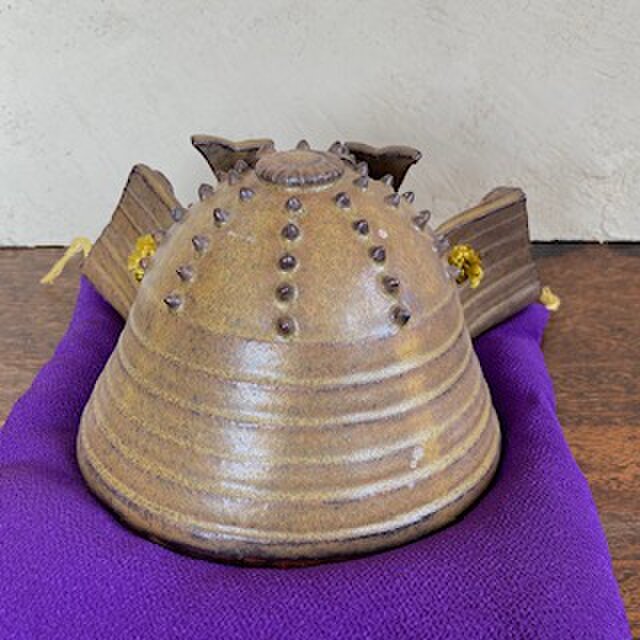 端午の節句』陶器の兜 | iichi 日々の暮らしを心地よくする