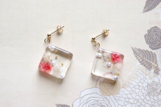 蝶々♡リトルウッズレジン♡樹脂薔薇ビジューピアス/イヤリング✩.*˚