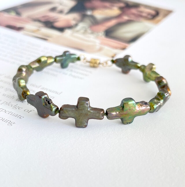 天然 淡水パール クロスパールのブレスレット (k14gf) 　ピーコックグリーン