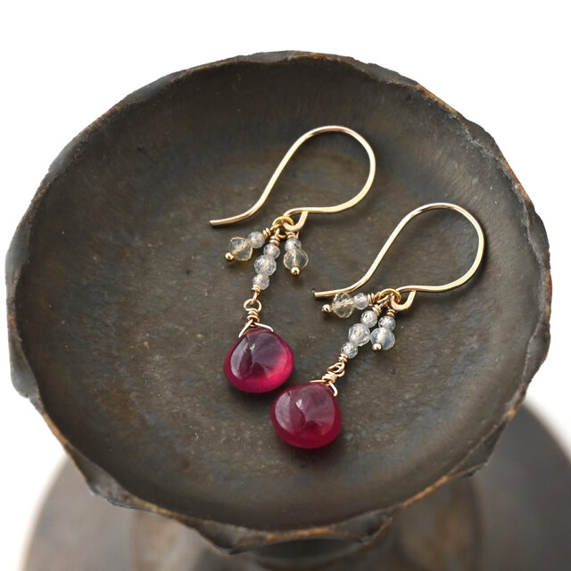 【★SALE】宝石質ルビーとオパールのピアス（Sサイズ）・イヤリング変更可
