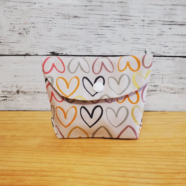 ハート柄の小さなポーチ