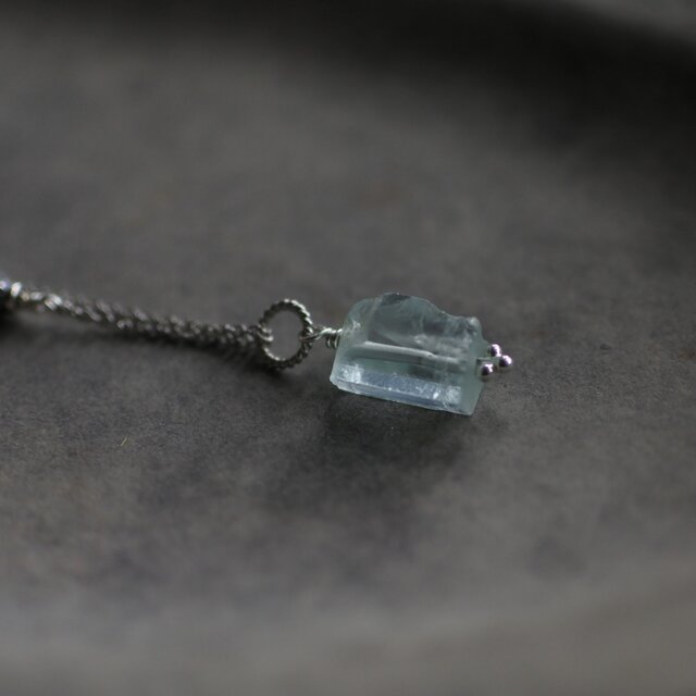 アクアマリンの結晶　シルバーネックレス(silver925)