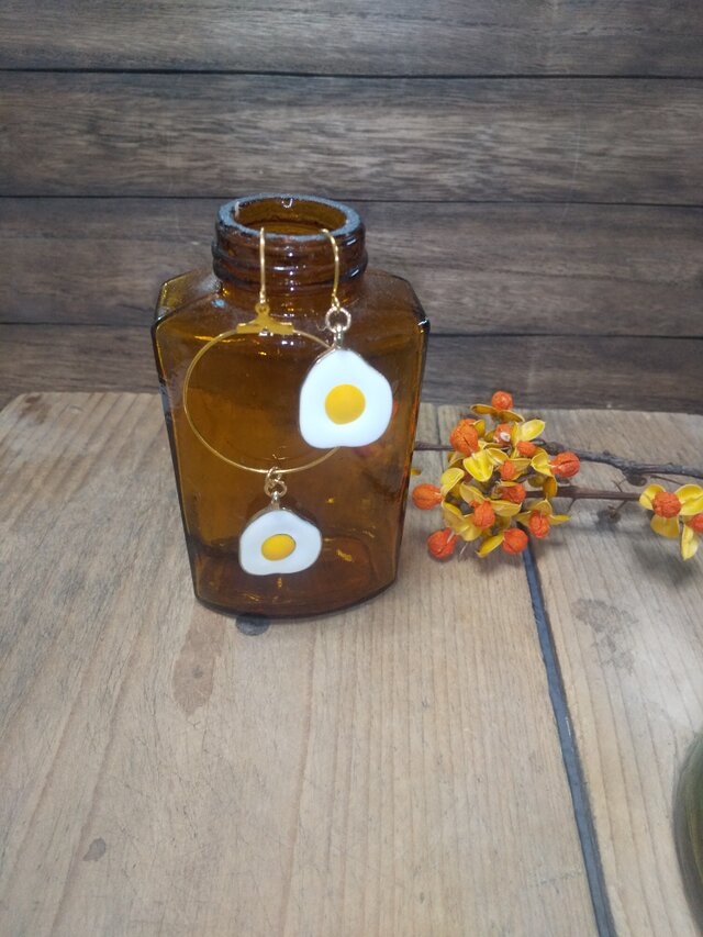 目玉焼きフープピアス