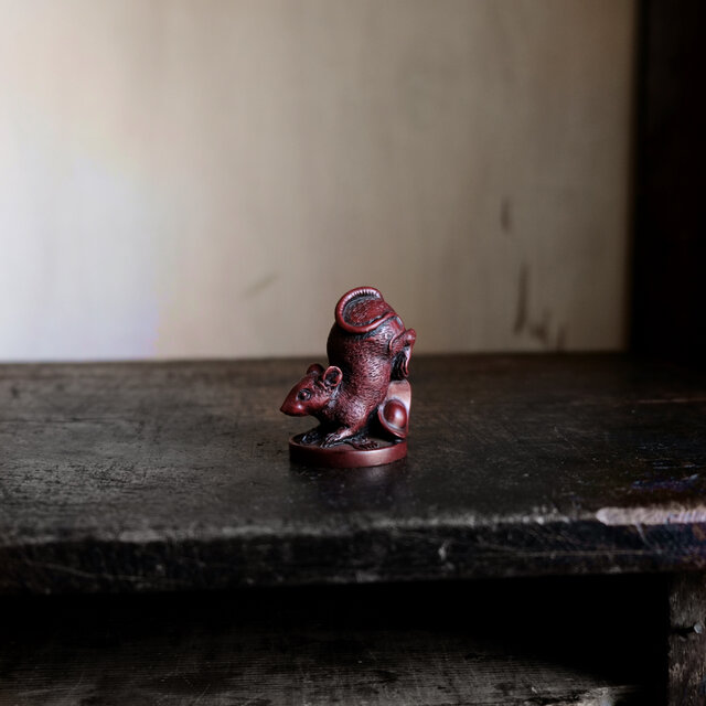 赤で素敵◆中国産　干支のオブジェ　堆朱　樹脂製　ビンテージ　インテリア　古民家　古道具　耽美　(鼠・子）