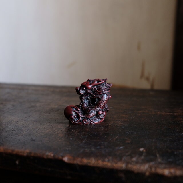 赤で素敵◆中国産　干支のオブジェ　堆朱　樹脂製　ビンテージ　インテリア　古民家　古道具　耽美　(龍・辰）
