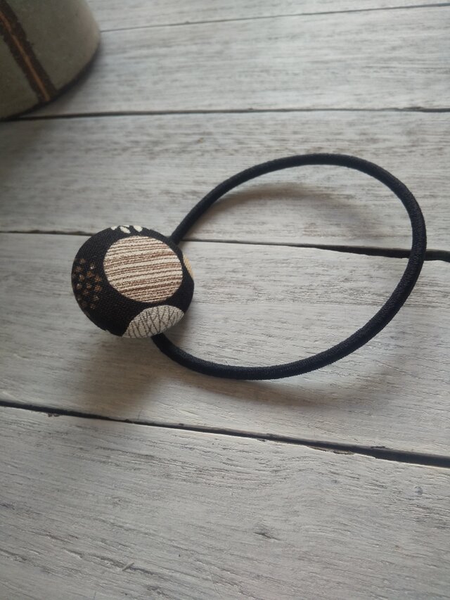 くるみボタンヘアゴム