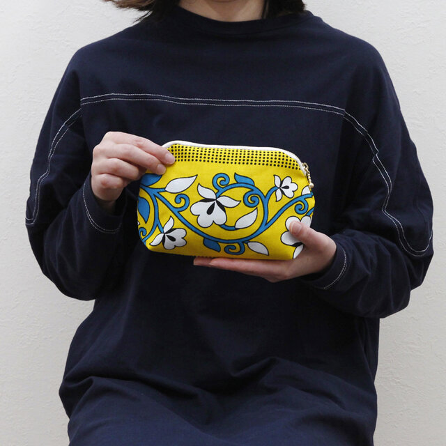 フリカ布のラウンドポーチ（カンガ）化粧ポーチ ギフト プレゼント 贈り物