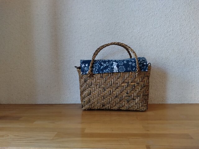 籐製かごバッグとキャンバスポーチ 籐製かごバッグとキャンバスポーチ 籐製かごバッグとキャンバスポーチ 籐製