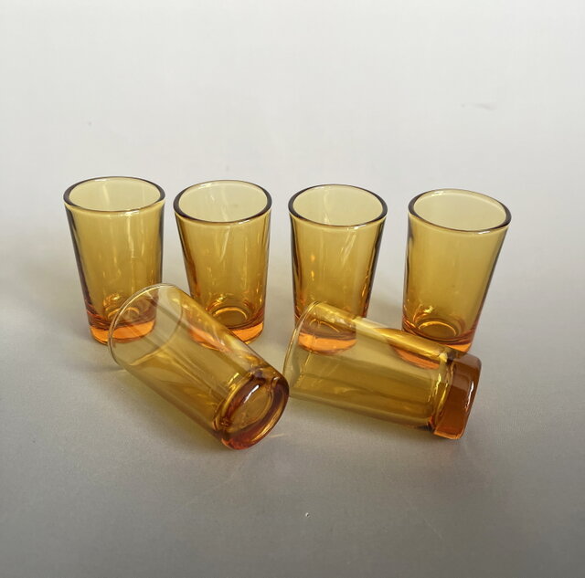 昭和レトロ 6客セットアンバー色ショットグラス yk267 | iichi