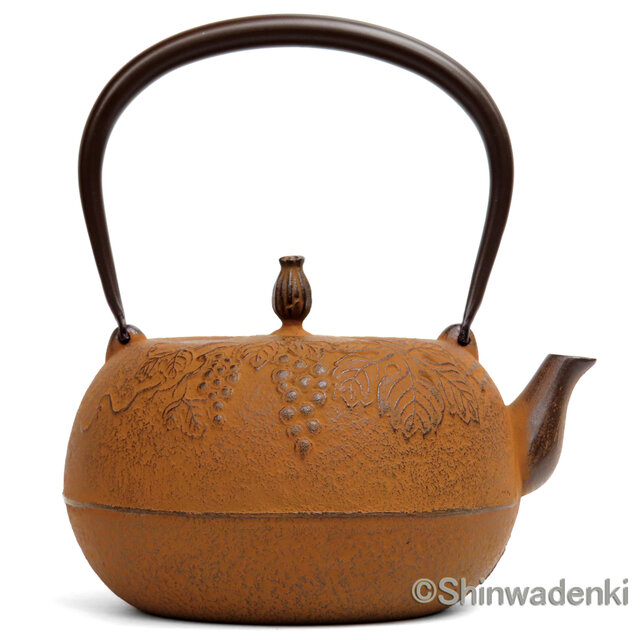 【お取り寄せ】南部鉄器 鉄瓶 姥口葡萄 錆色 鉄蓋 1.8L 内面素焼き・酸化被膜仕上 日本製 ガス・IH対応