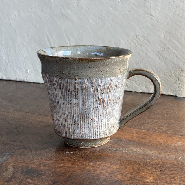 櫛目のマグカップ