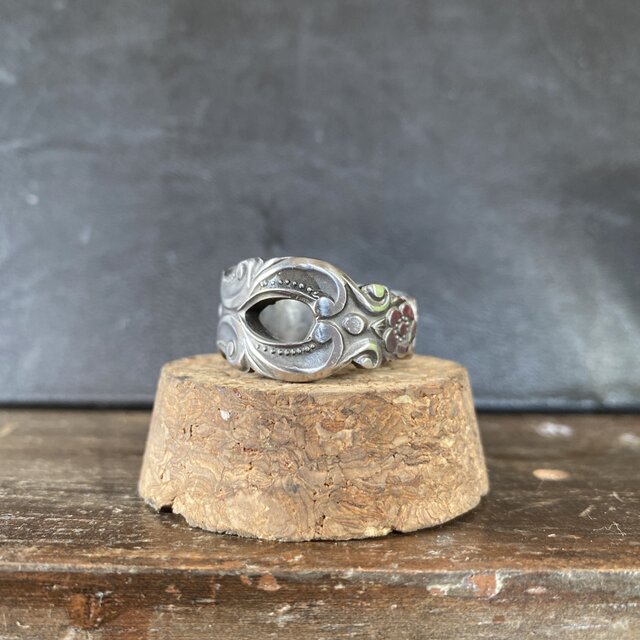 なっつんさんのルビーのシルバー手作りリングです。他の方は購入しない