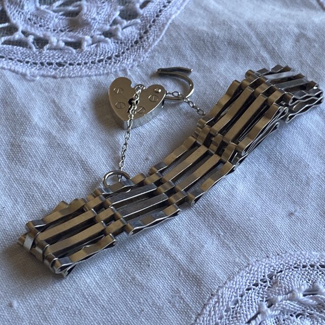 英国 イギリス ヴィンテージ 5連 チェーン ブレスレット シルバー 925 英国 イギリス ヴィンテージ 5連 チェーン ブレスレット シルバー 925