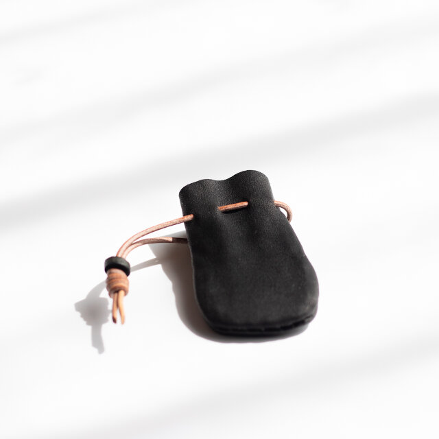 巾着　牛革 牛革巾着 220946 | iichi 日々の暮らしを心地よくする