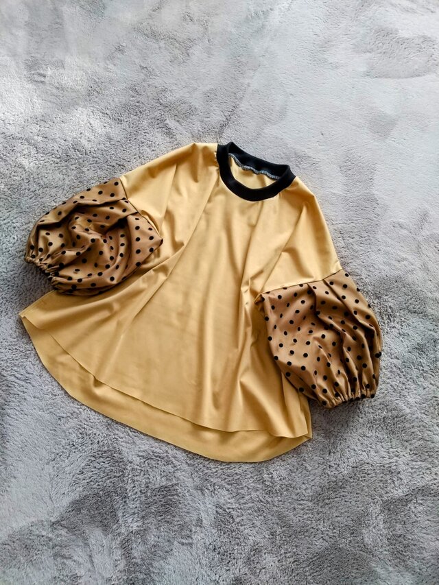 上質マスタードカラーカットソー&ドットチュールパフスリーブブラウス