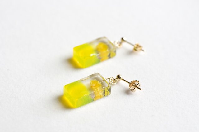 ≪315 イエロー≫ハンドメイドレジンピアス 350円 ≪315 イエロー≫ハンドメイドレジンピアス 350円