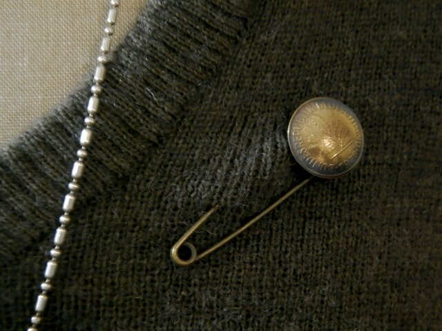 B6 Deutsche Coin Brooch | iichi 日々の暮らしを心地よくする