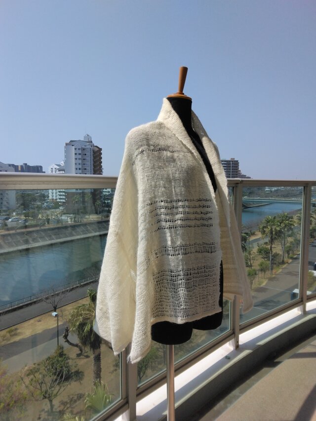 透かし織りのカーディガン（白）