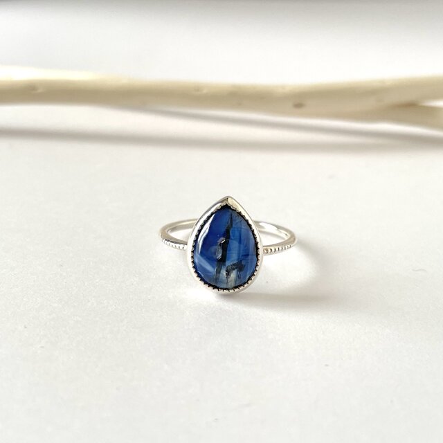 カイヤナイトのシルバーリング