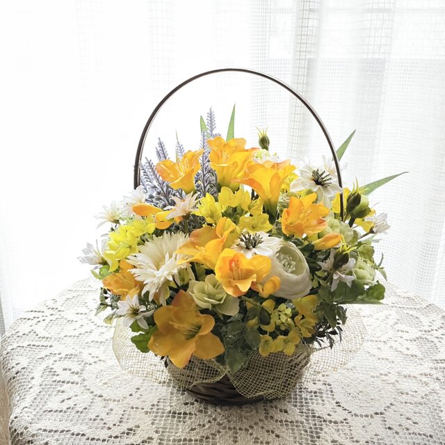優しい色のフラワーアレンジメント　　LLサイズ　　（フラワーバスケット、造花、結婚祝い、新築祝い、母の日、敬老の日）