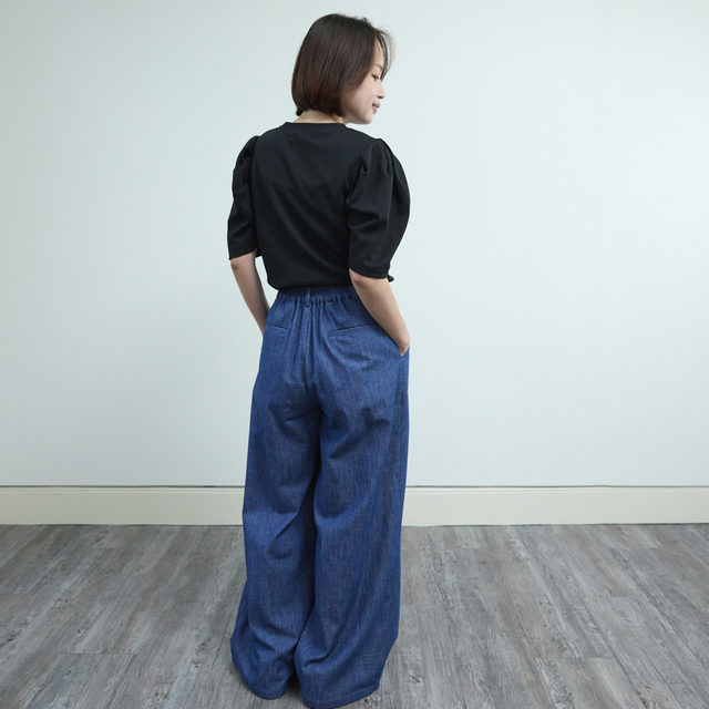 ふんわりとしたパフスリーブ カットソー半袖　ブラック　0678BK