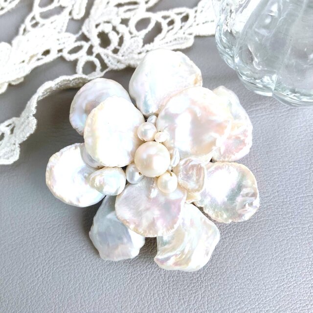 花びら淡水真珠のブローチ・ホワイトピオニー