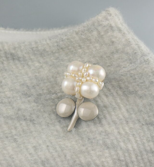 ぶさかわ真珠のちっちゃ〜なブローチ | iichi 日々の暮らしを心地よく