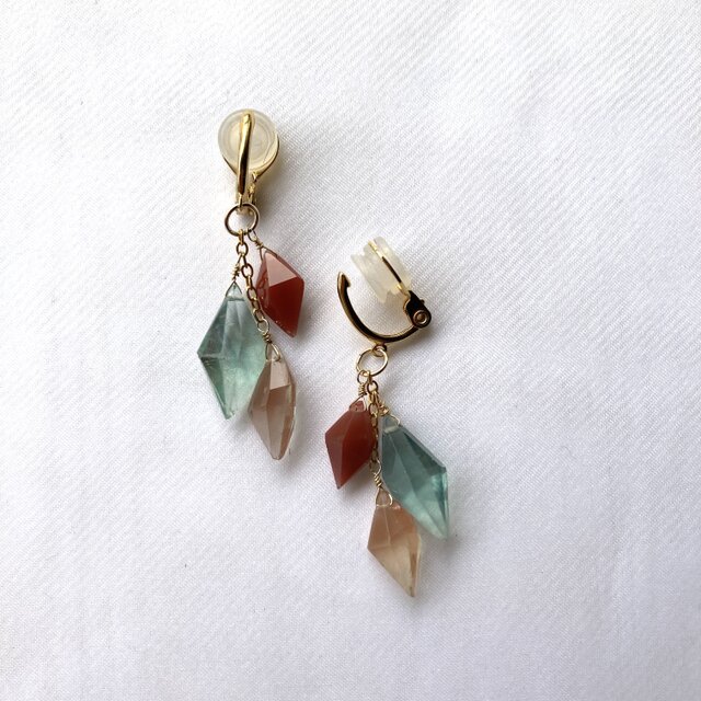 フローライトとアンデシンのソフトタッチイヤリング