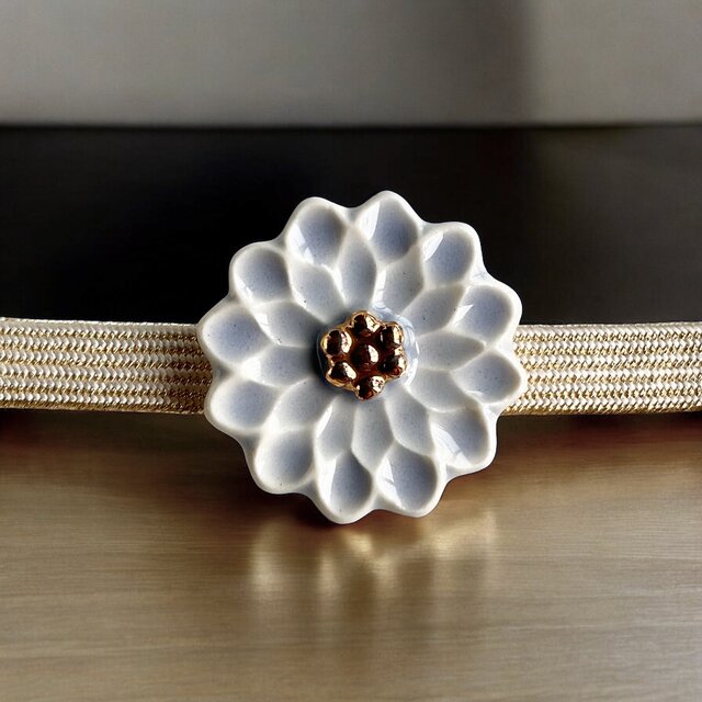 帯留め ダリア：青藤