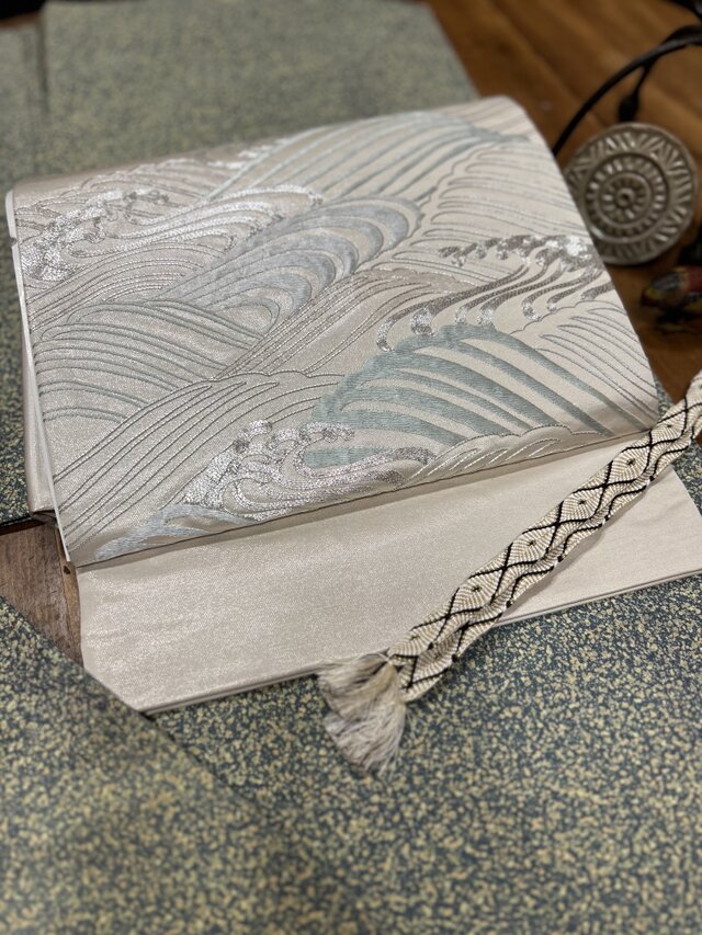 二部式　シルバー地に白波刺繍　袋帯　アップサイクル品